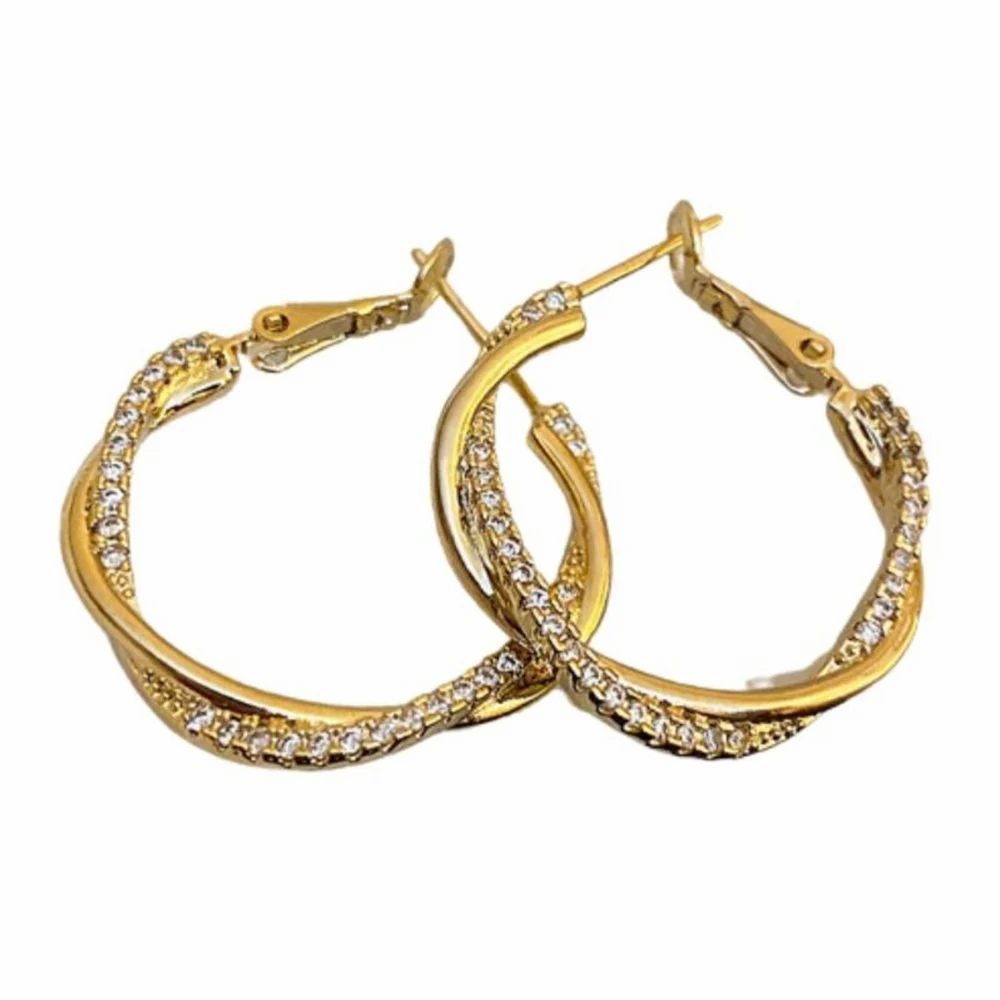 Je27-5 Hoop Cz Circular Earrings